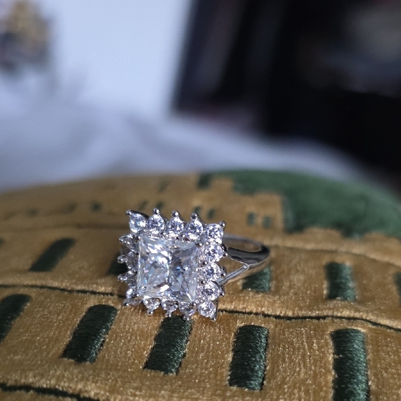 Elegant Silver Diamond Ring Size 9 - Picture 9 of 14